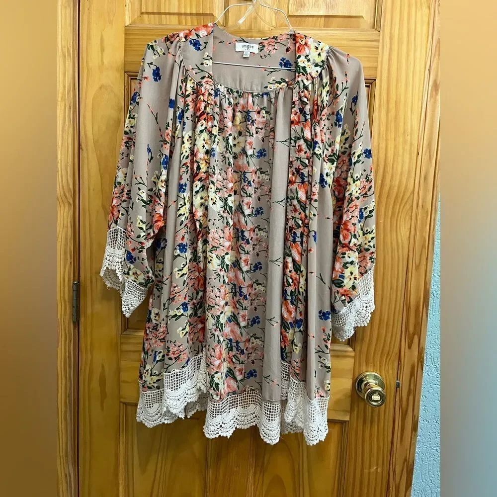 Umgee floral cardigan size M/L